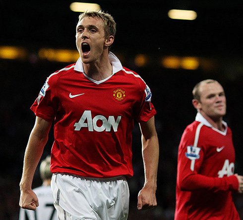 Darren Fletcher phải tạm xa sân cỏ để chữa trị bệnh.