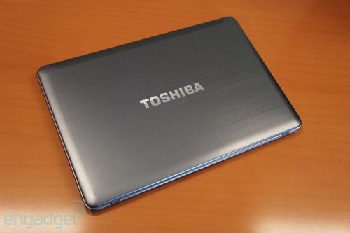 Toshiba Satellite U840. Ảnh: Engadget.