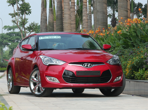 Hyundai Veloster thể hiện phong cách thiết kế hiện đại từ Hàn Quốc.