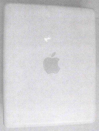 Mặt sau với logo của Apple