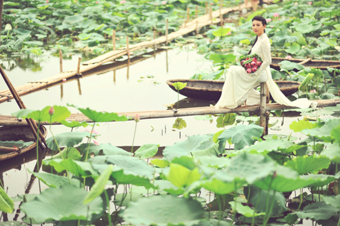 Làm việc nhiều nhưng Mỹ Uyên vẫn giữ được vẻ tươi tắn, trẻ trung. Lúc nào trông cô cũng tràn đầy sức sống.