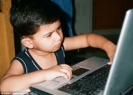 Shafay bắt đầu làm quen với máy tính từ năm 3 tuổi