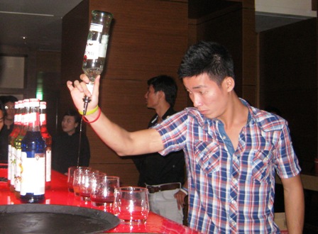 Nghề bartender đòi hỏi quá trình học hỏi, luyện tập gian nan