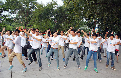 Giới trẻ Hà Thành đang hào hứng tập luyện cho sự kiện.