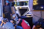 Cảnh sát đột kích 'ổ' ma tuý trong quán karaoke ở miền Tây
