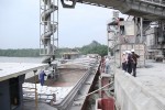 Người dân và doanh nghiệp lo chống đỡ giá điện tăng