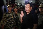 TT Duterte bị tố chụp ảnh chung với trùm ma túy Trung Quốc