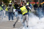 Không kiểm soát được bạo lực, Pháp cấm biểu tình trên đại lộ Champs-Elysees