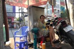 Người Sài Gòn đủ cách trốn nóng, tránh nắng để bảo vệ da khỏi bỏng