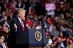 Ông Trump nặng lời công kích phe Dân chủ, nói Nga "không vui"
