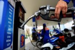 Giá xăng có thể tăng mạnh vào ngày mai
