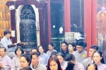 Thúy Nga và Phật tử tụng kinh, cầu siêu cho nghệ sĩ Anh Vũ ở chùa