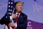 Tổng thống Trump "bức tử" cơn sốt visa H-1B ở Mỹ?