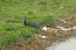 Người vợ nhảy xuống sông sau khi tranh cãi với chồng