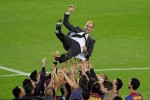 Thế giới phong thánh cho Pep Guardiola quá sớm