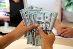 Giá USD tự do tăng vọt