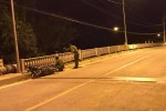 Tông vào hành lang cầu, 2 người trên xe máy thiệt mạng