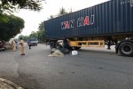 Va chạm với xe đầu kéo, người đàn ông tử vong ở KCN Sóng Thần