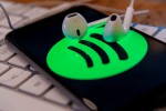 Apple bị điều tra về cạnh tranh không lành mạnh với Spotify