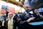 Chứng khoán Mỹ đi xuống vì Trump muốn tăng thuế với Trung Quốc