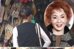 Trương Mạn Ngọc mua giày, nội y ở sạp hàng ven đường