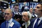 Chứng khoán Mỹ “đỏ lửa” sau khi ông Trump áp thuế lên Mexico