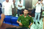 "Công an dỏm" đang trộm xe máy thì bị tóm gọn