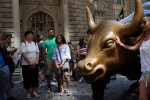 Dow Jones tăng mạnh hơn 200 điểm nhờ kỳ vọng Fed hạ lãi suất