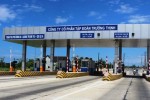 Hàng trăm xe bám đuôi nhau vượt trạm thu phí không dừng để trốn vé