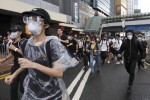 Hàng chục nghìn người biểu tình, Hong Kong hoãn thảo luận dự luật dẫn độ