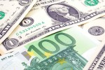 Căng thẳng chính trị, đồng USD lao dốc