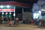 Đâm nhân viên cây xăng vì không cho nợ tiền đổ xăng