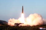 Ông Trump vẫn giữ "quan hệ tốt" với Chủ tịch Kim Jong-un, xác nhận Triều Tiên chỉ thử "tên lửa tầm ngắn"