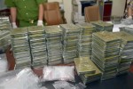 Cảnh sát chặn ôtô giấu 120 bánh heroin