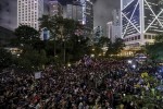 Sinh viên Hong Kong biểu tình trong đêm, kêu gọi Mỹ, Anh ủng hộ
