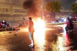 Cứu 2 nạn nhân thoát khỏi đám cháy sau tai nạn ở Sài Gòn
