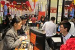 Giá vàng trong nước tụt dốc, mất mốc 43 triệu đồng/lượng