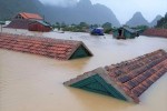 Quảng Bình: Rốn lũ Tân Hóa nhà ngập tới nóc, nước lũ dâng cao hơn 3m