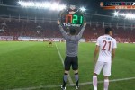 Bóng đá Trung Quốc sa sút vì những điều luật lạ đời