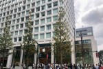 Người Việt sang Singapore, Nhật Bản... xếp hàng mua iPhone 11 lời được bao nhiêu?