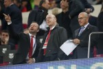 "Tôi lo lắng về cái cách ông ấy xây dựng Man Utd"