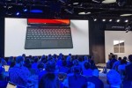 Làm bạn với tất cả nhưng Microsoft vẫn "đá xoáy" thẳng mặt Apple trong buổi giới thiệu Surface