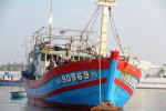 "Tàu Trung Quốc không cứu còn ép chúng tôi ký giấy đánh bắt vi phạm chủ quyền"