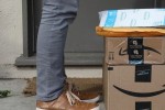 Người tiêu dùng sợ hãi vì vấn nạn thực phẩm hết đát trên Amazon