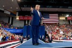 TT Trump huy động tiền ở mức kỷ lục, đảng Dân chủ lo sợ