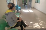 Mẹ bé Su kể những lần con bị đánh: "Em quỳ lạy nhưng bị dí dao vào cổ"