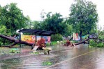 Gần 1 triệu hộ dân miền Trung mất điện do mưa bão