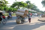 "Đời rác"... Sài Gòn: Ly hương, mẹ mưu sinh nghề ve chai nuôi con học đại học