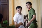 Y án với Nguyễn Hữu Linh, yêu cầu phải ra về bằng cửa trước