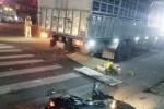 Xe tải biển số Lào tông liên hoàn, hai vợ chồng thương vong